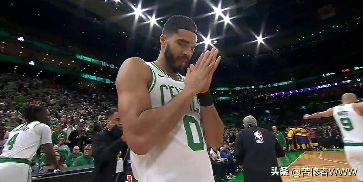 九游体育-塔图姆在湖人比赛中出色防守，高光表现引发热议！的简单介绍