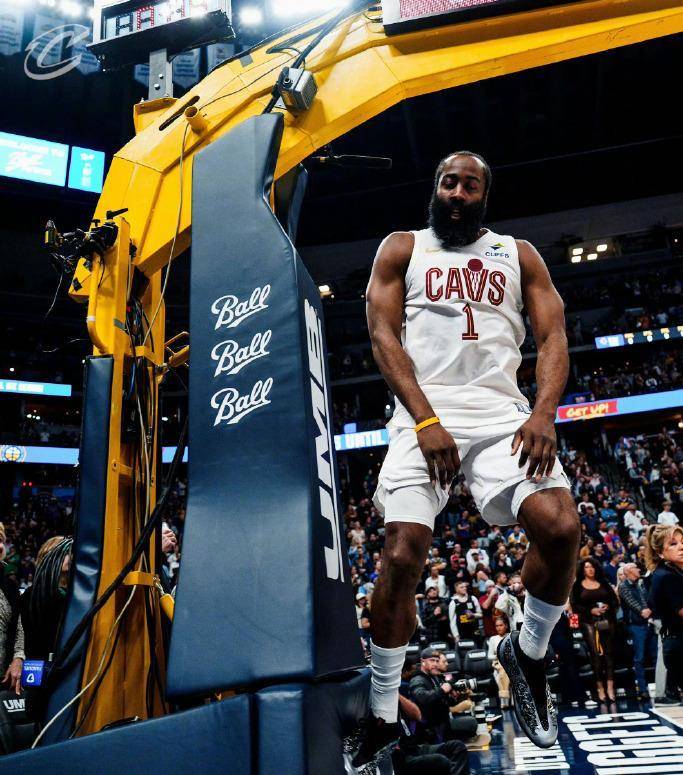 九游娱乐-包含哈登在切尔西比赛中败北，出色防守引发热议！的词条